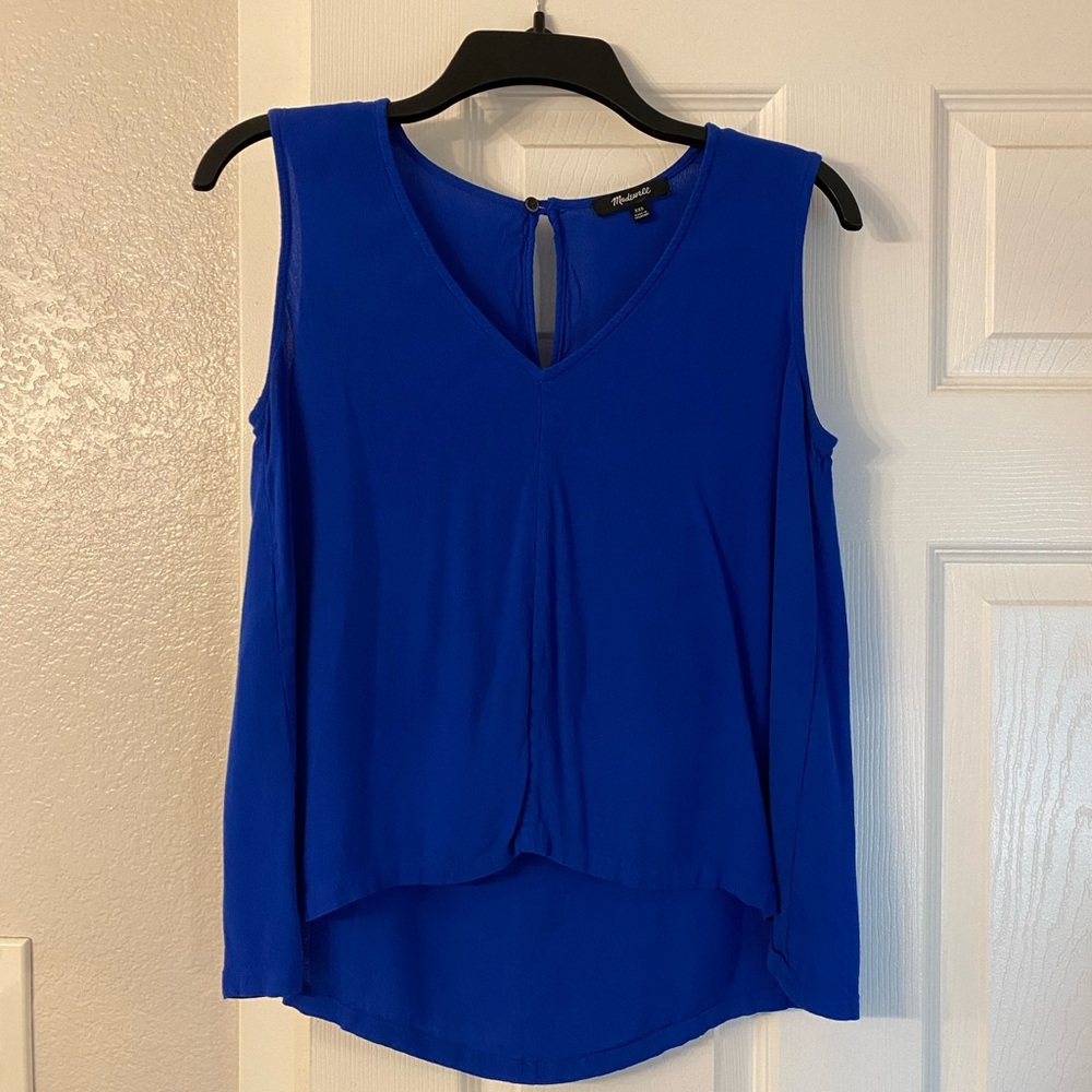 ✨ Madewell v-neck shirt in royal blue